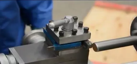 金属车床操作视频